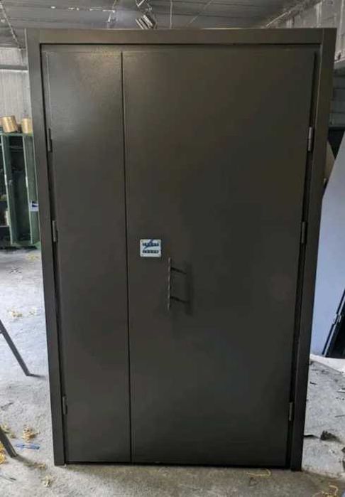 Найкраща ціна Вхідні двері металеві технічні Антрацит дсп в наявності