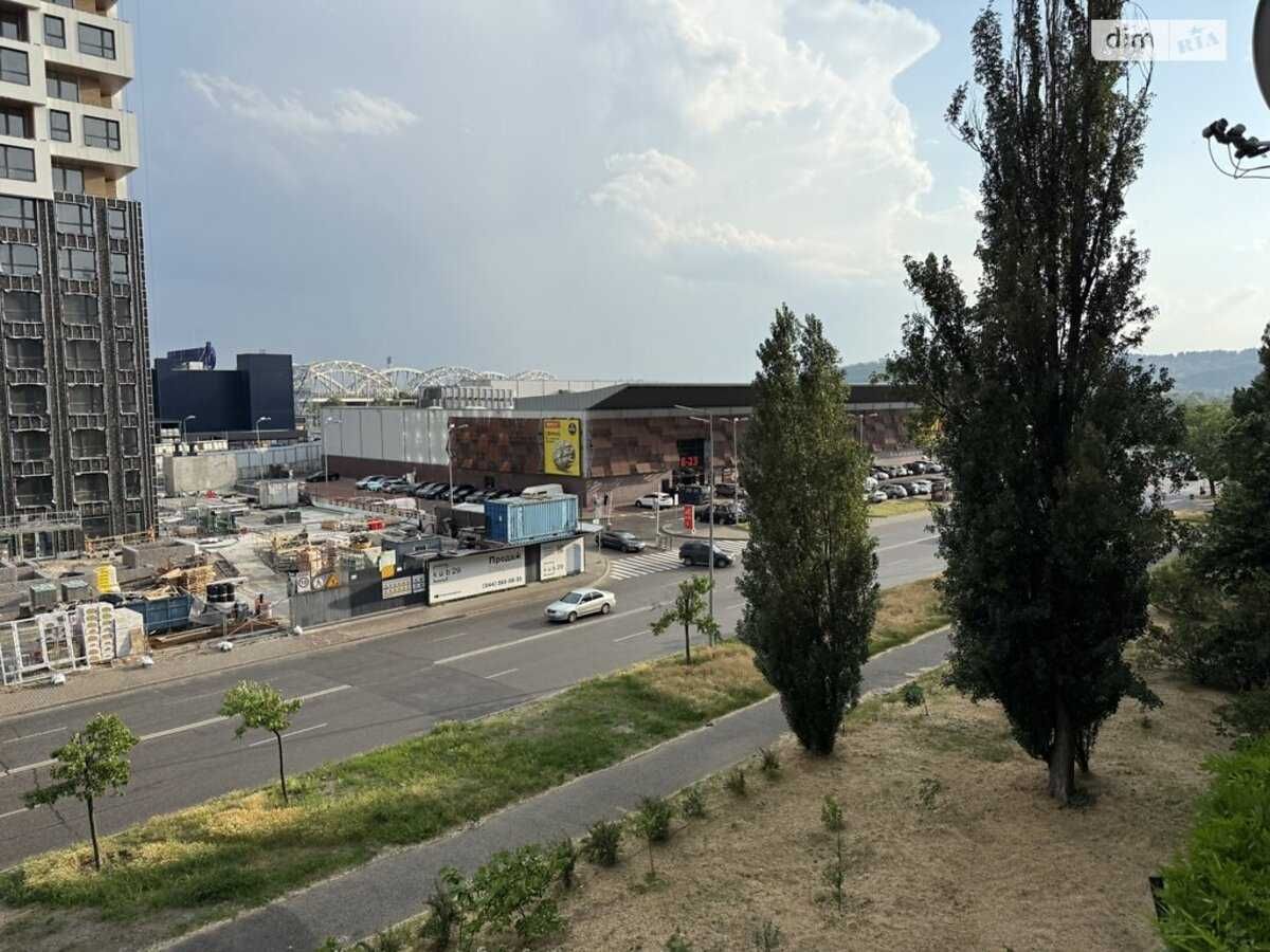 ПРОДАМ 2-х кім квартиру вул. Березняківська, 38