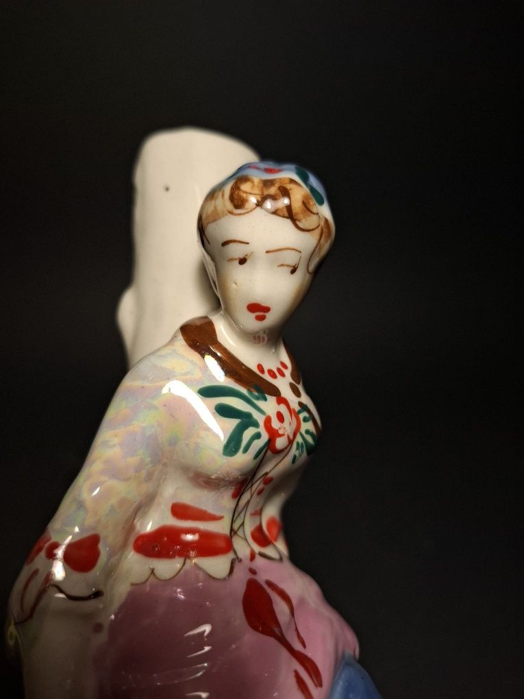 Porcelanowa figurka prl