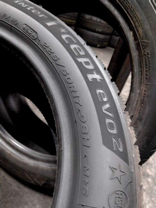 Шини бу 225/50 R17 Hankook Winter ICept evo2 Ran Flat Пара Зима