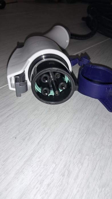 Зарядний пристрій Nissan Leaf