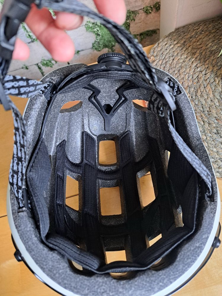 Kask rowerowy Spokey Pointer SPEED