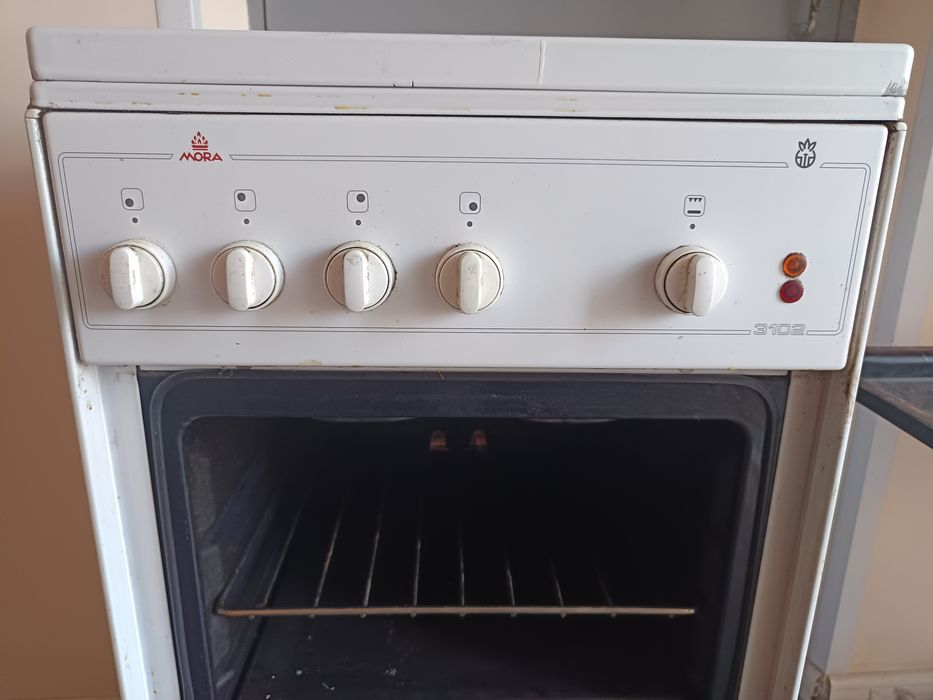 Електрична плита з духовкою