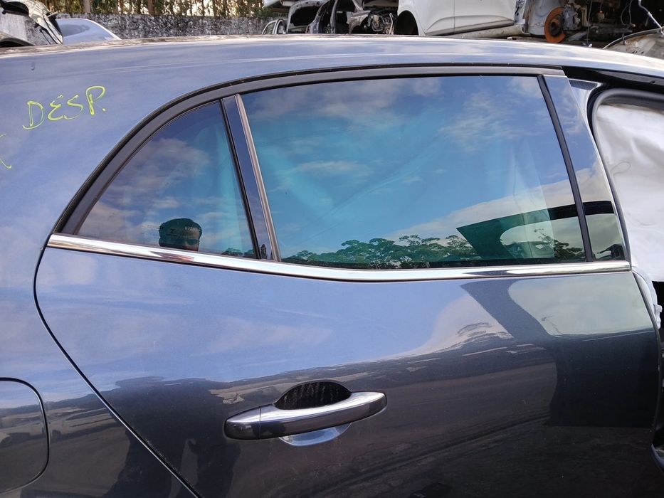 Porta trás direita RENAULT Megane IV (B9A/M_)