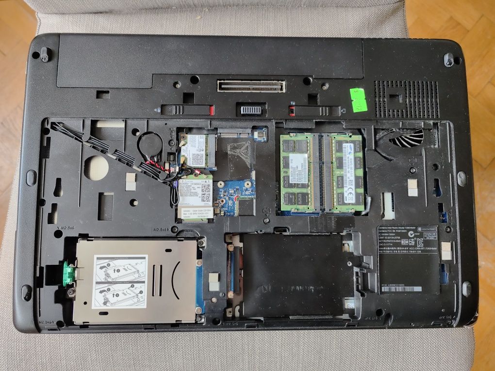Na części laptop HP G2 17 cali