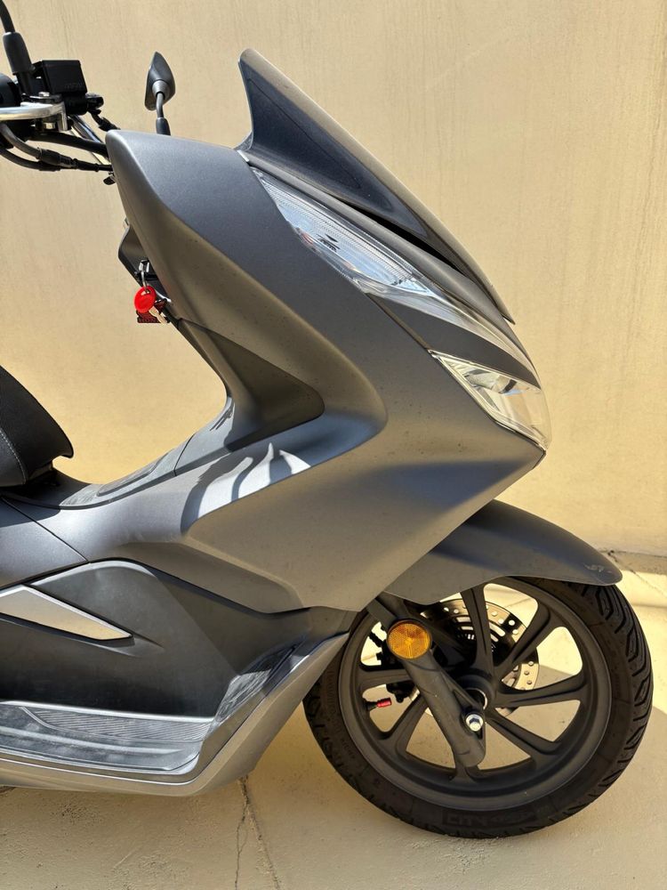 Honda PCX como nova