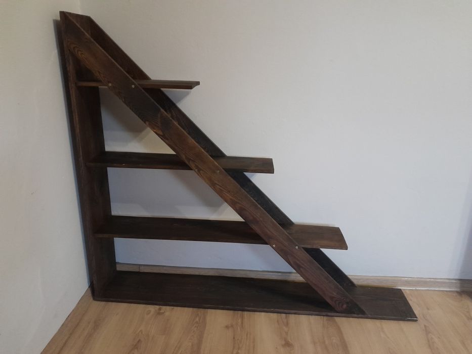 Regał z litego drewna