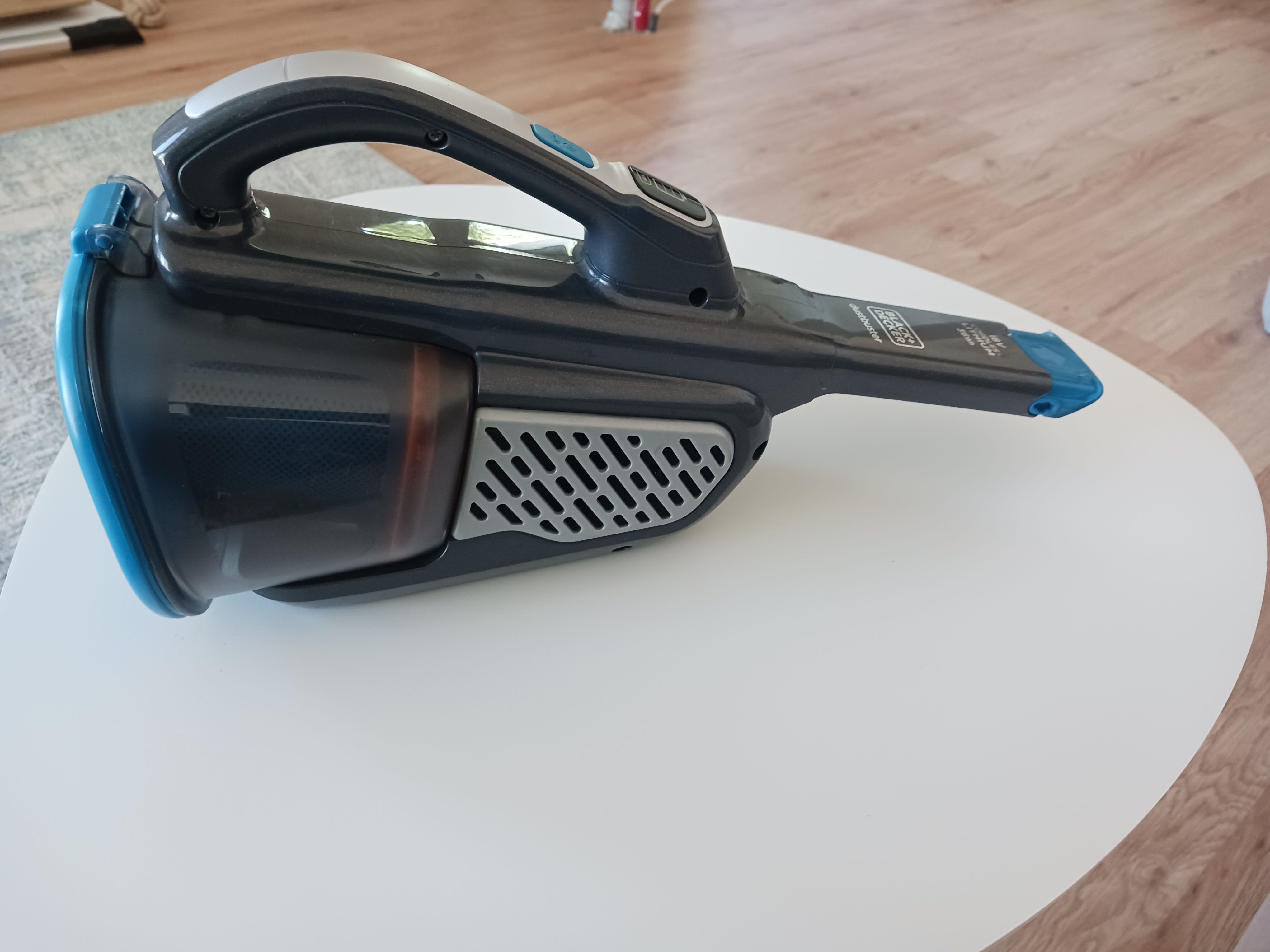 Odkurzacz samochodowy ręczny BLACK&DECKER BHHV520BF