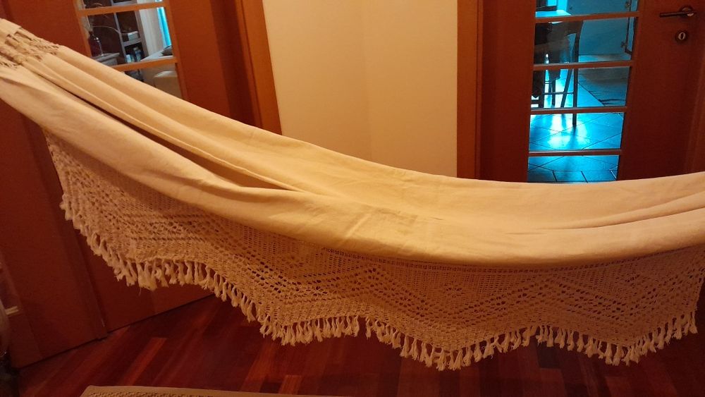 Cama de rede de tecido e renda