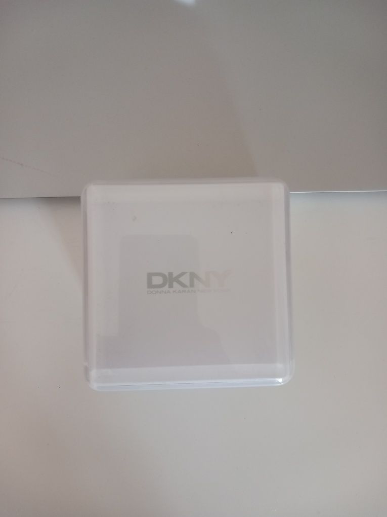 Caixa para relógio DKNY