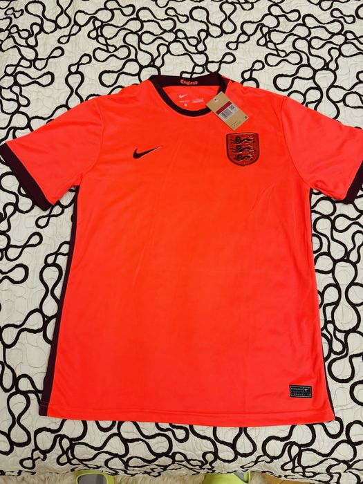 Пропоную оригін. футболку англійської збірної фуболку.Нова,з бірками!