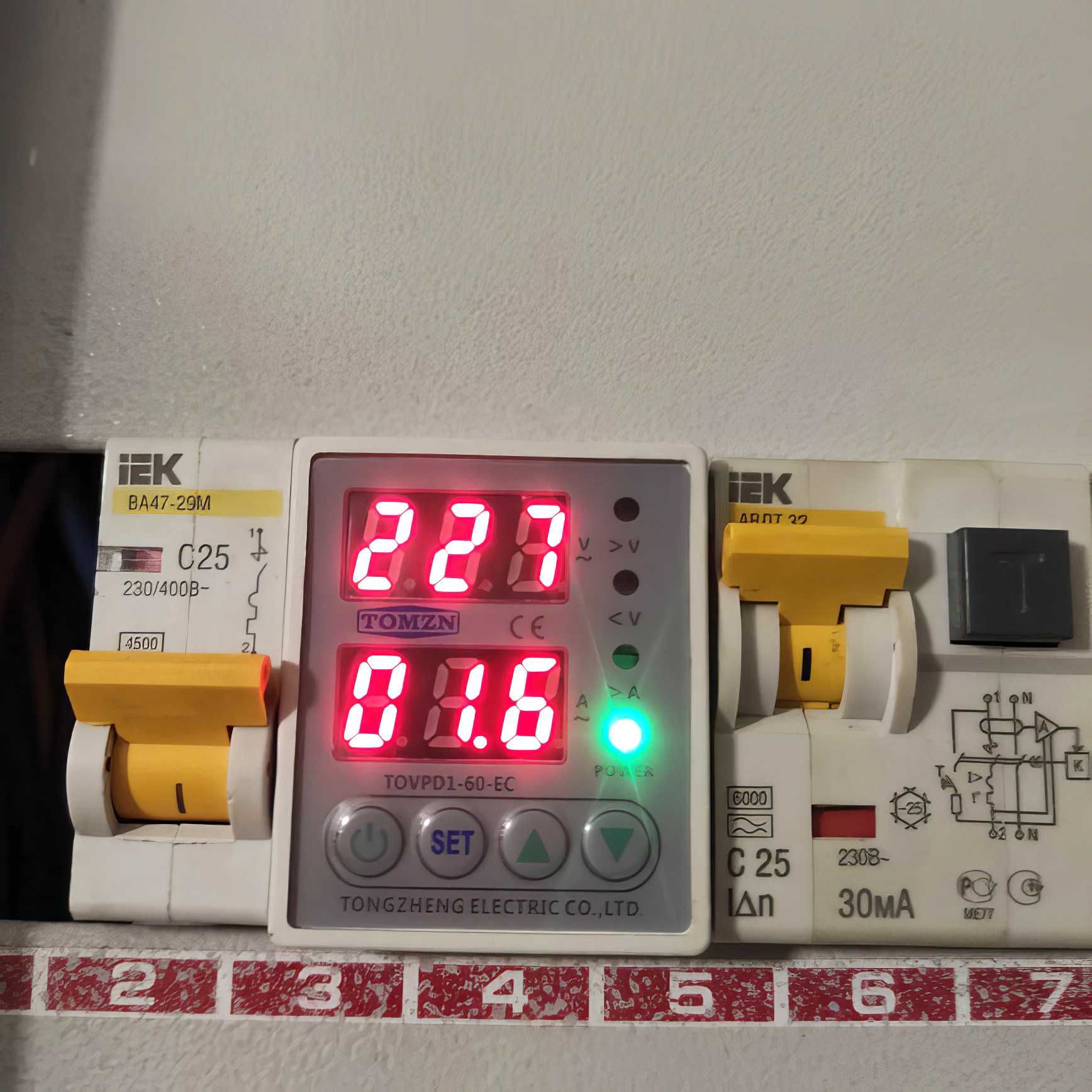 Реле захисту TOMZN TOVPD1-60-EC 220V 63А