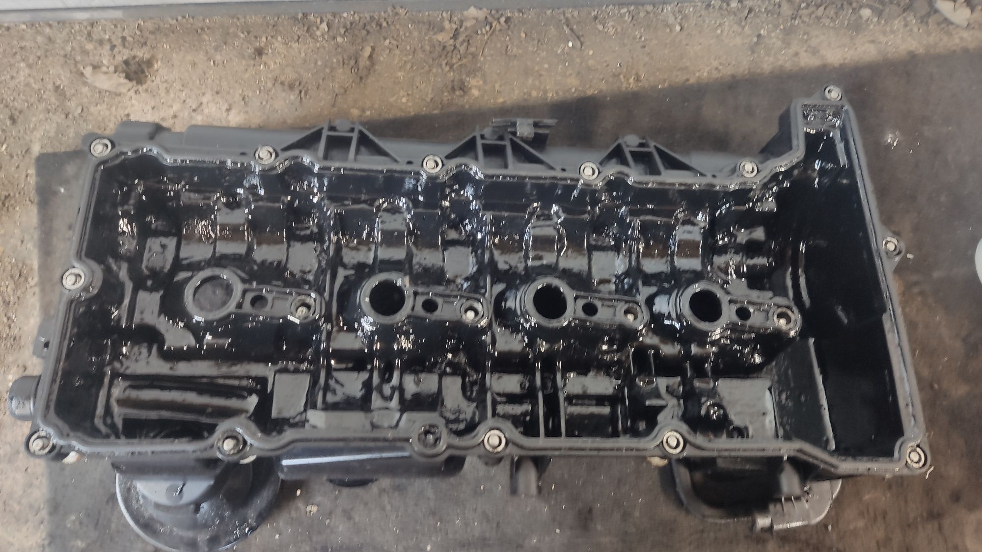 Pokrywa zaworów BMW X1 e84 lift 2.0d n47d20c
