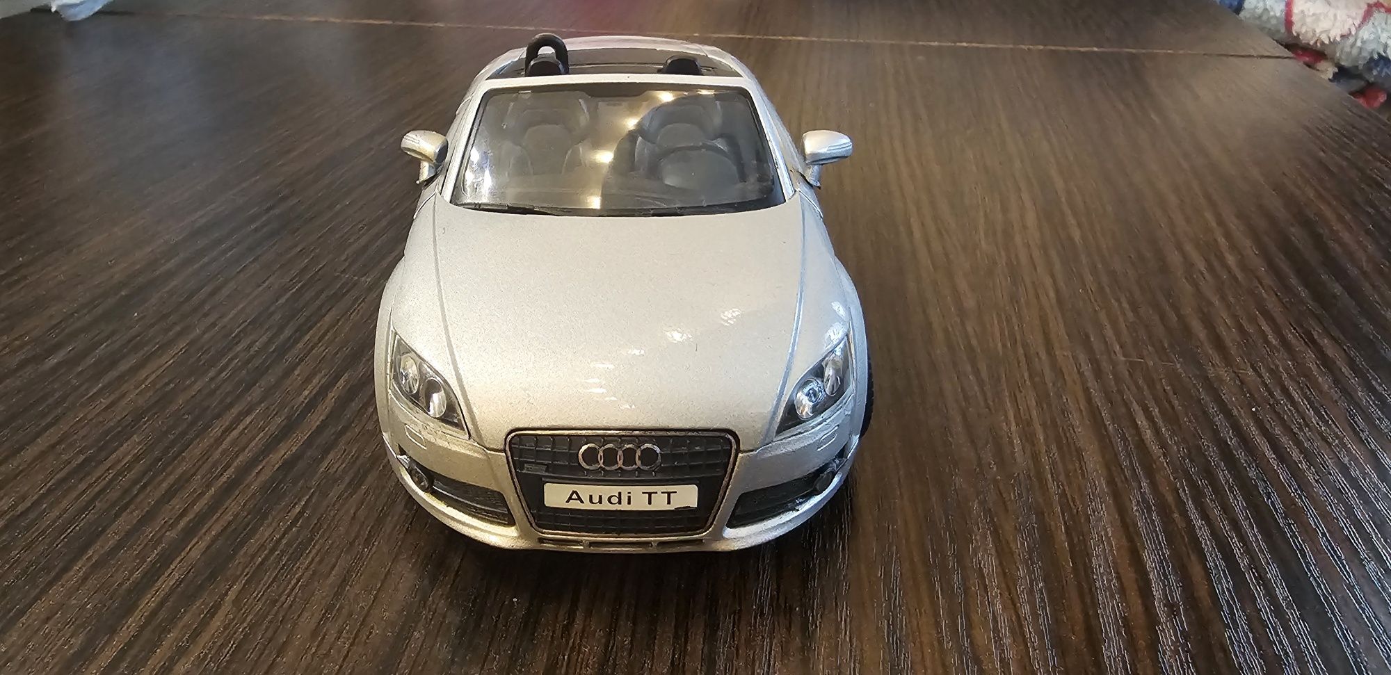 Моделька автомобіля Audi TT