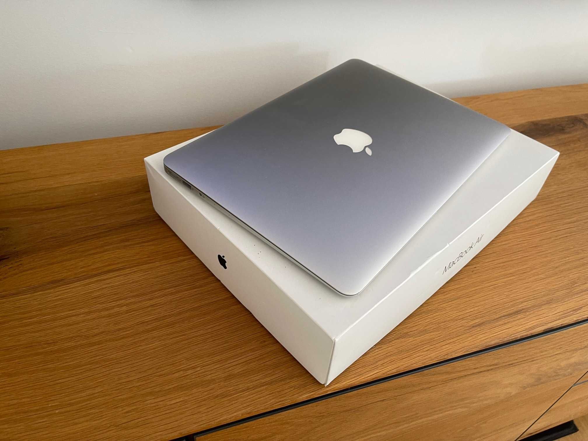MacBook Air i5 w super stanie