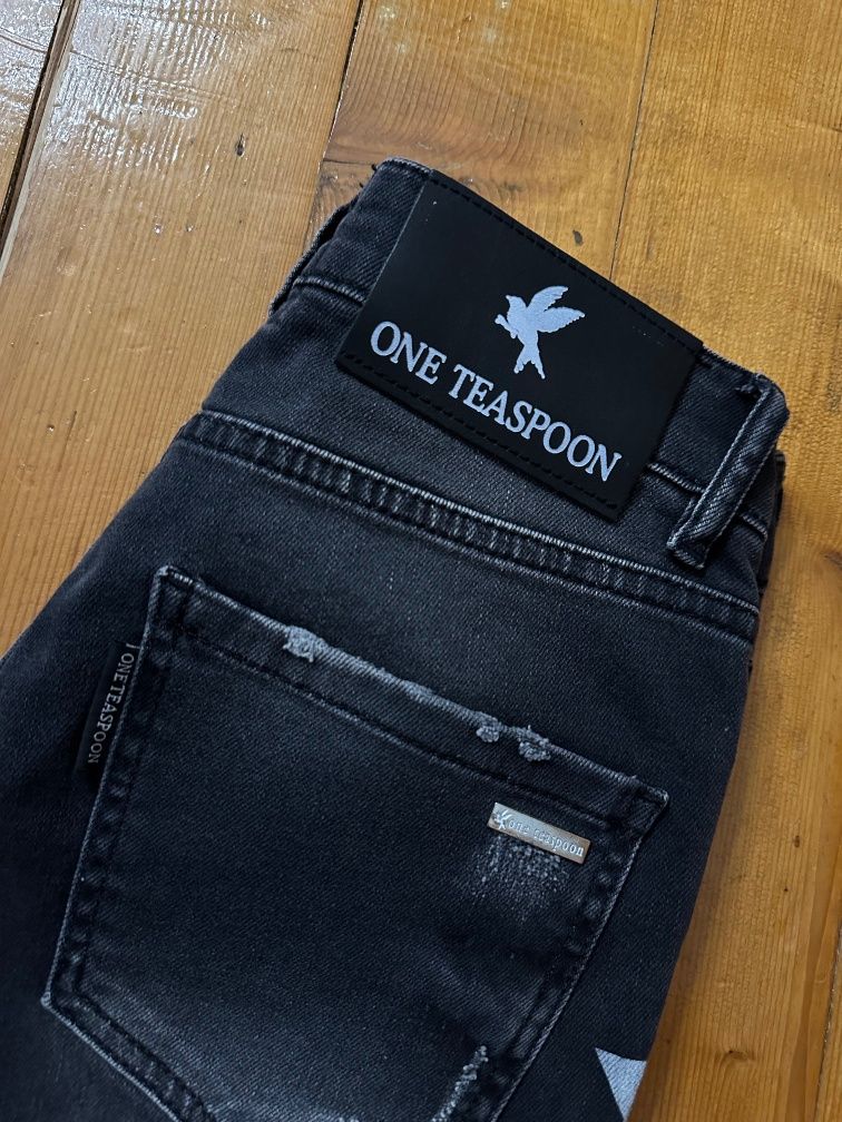 Nowe spodnie jeansy One Teaspoon 28
