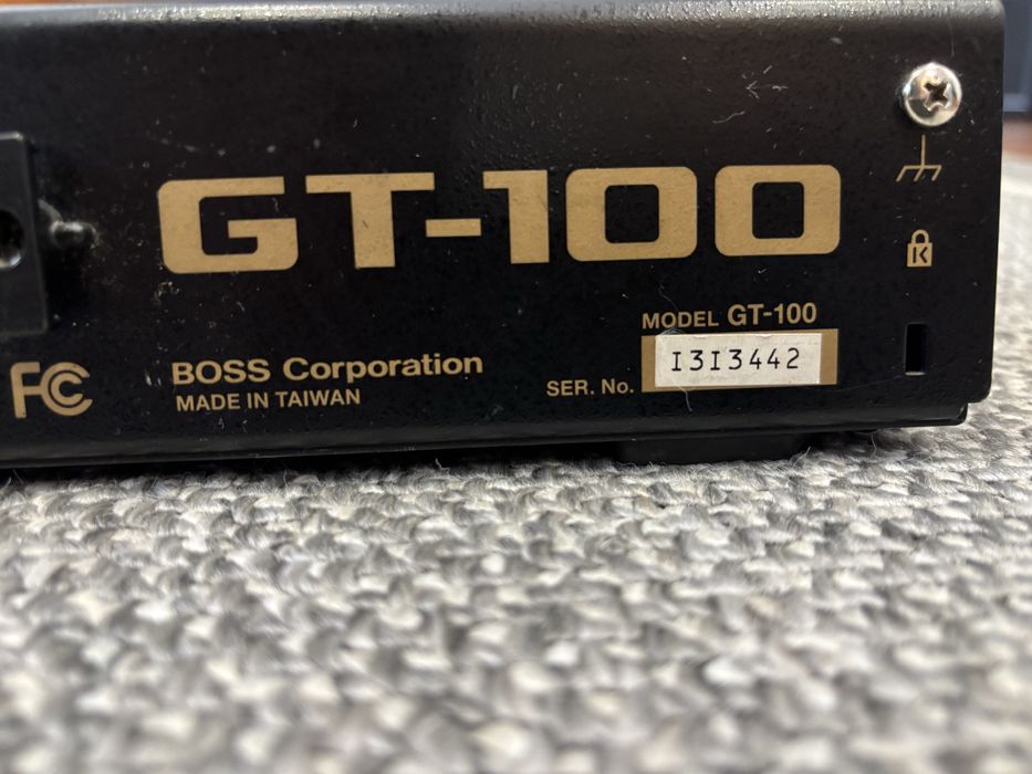 Pedaleira Boss GT-100 v2.0 – Excelente Estado