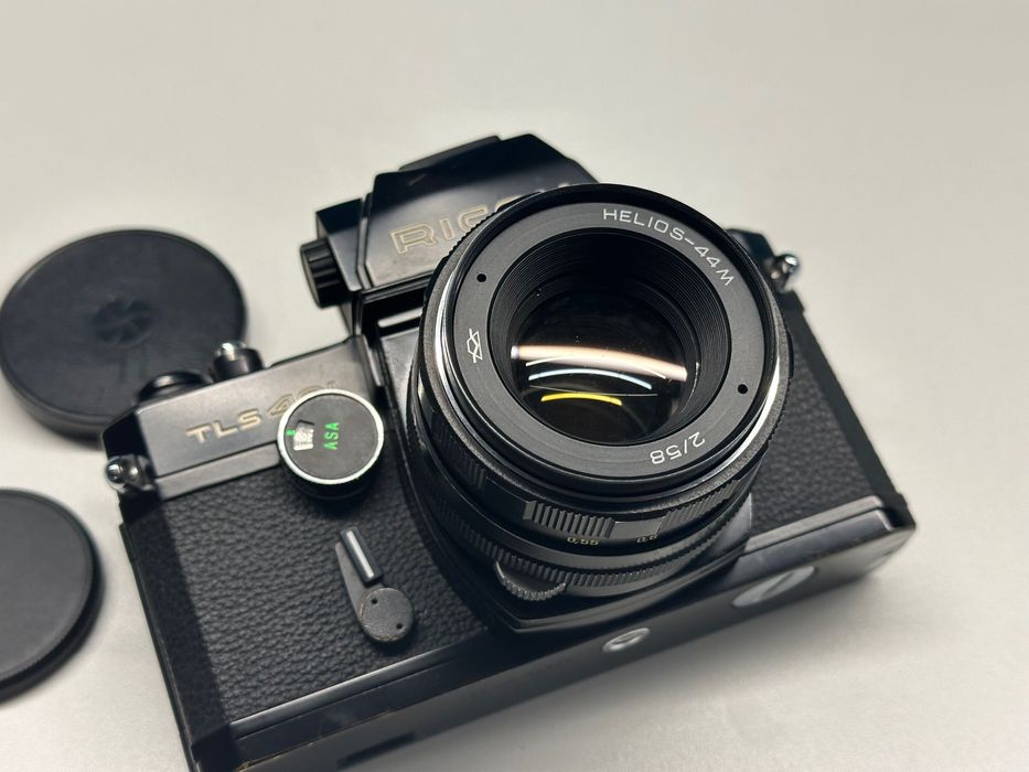 Плівкова камера Ricoh TLS 401 (M42) з Helios 44M 58mm f/2.0