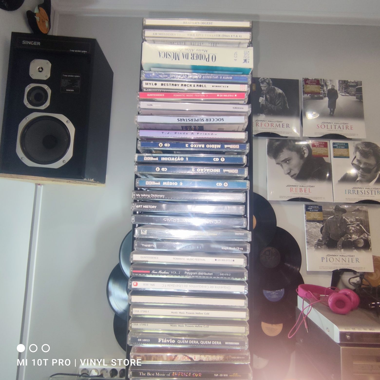 Arquivador Estante com +- 90 CD expositor como NOVO