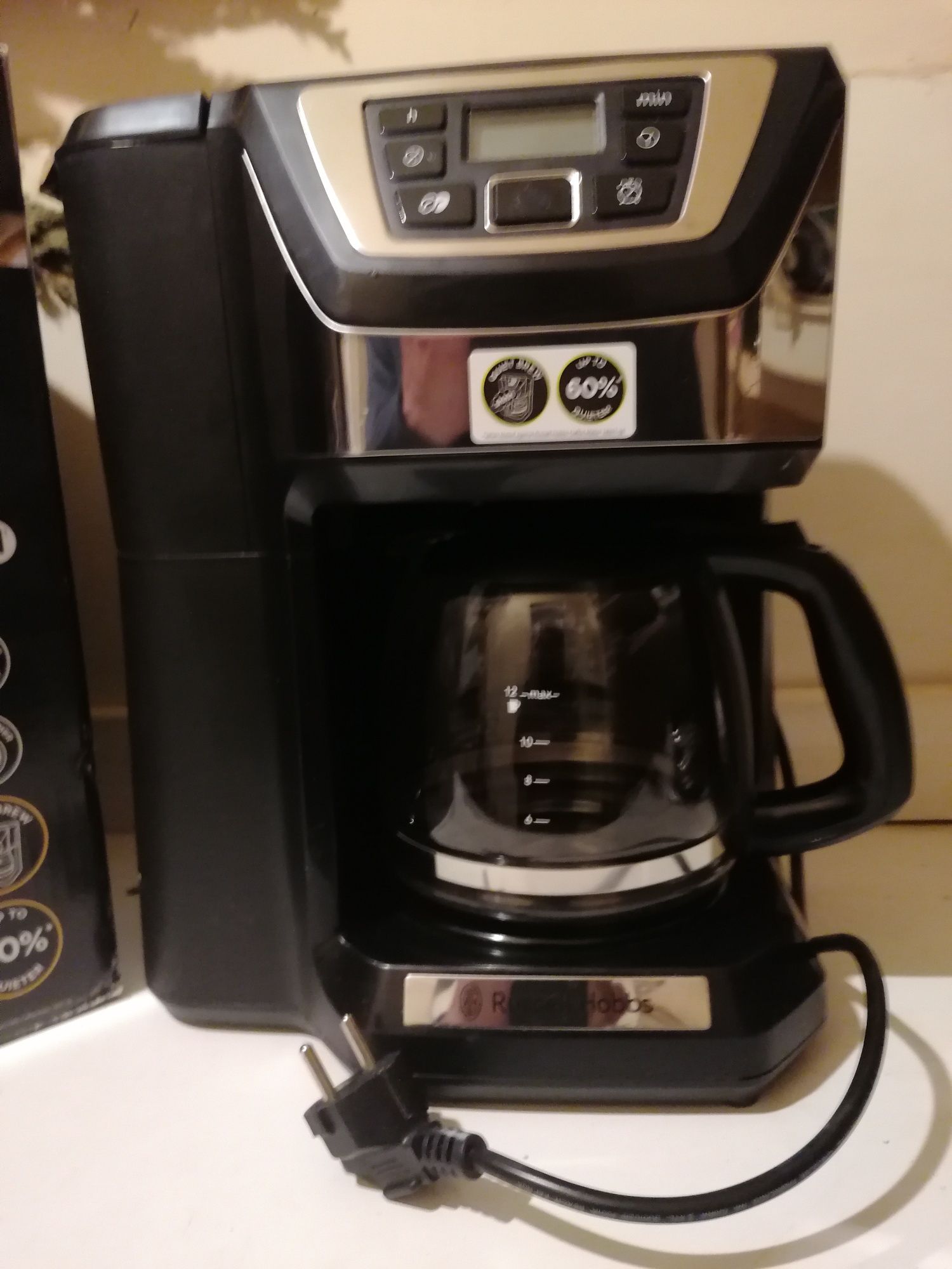 Ekspres do kawy Russell Hobbs z młynkiem