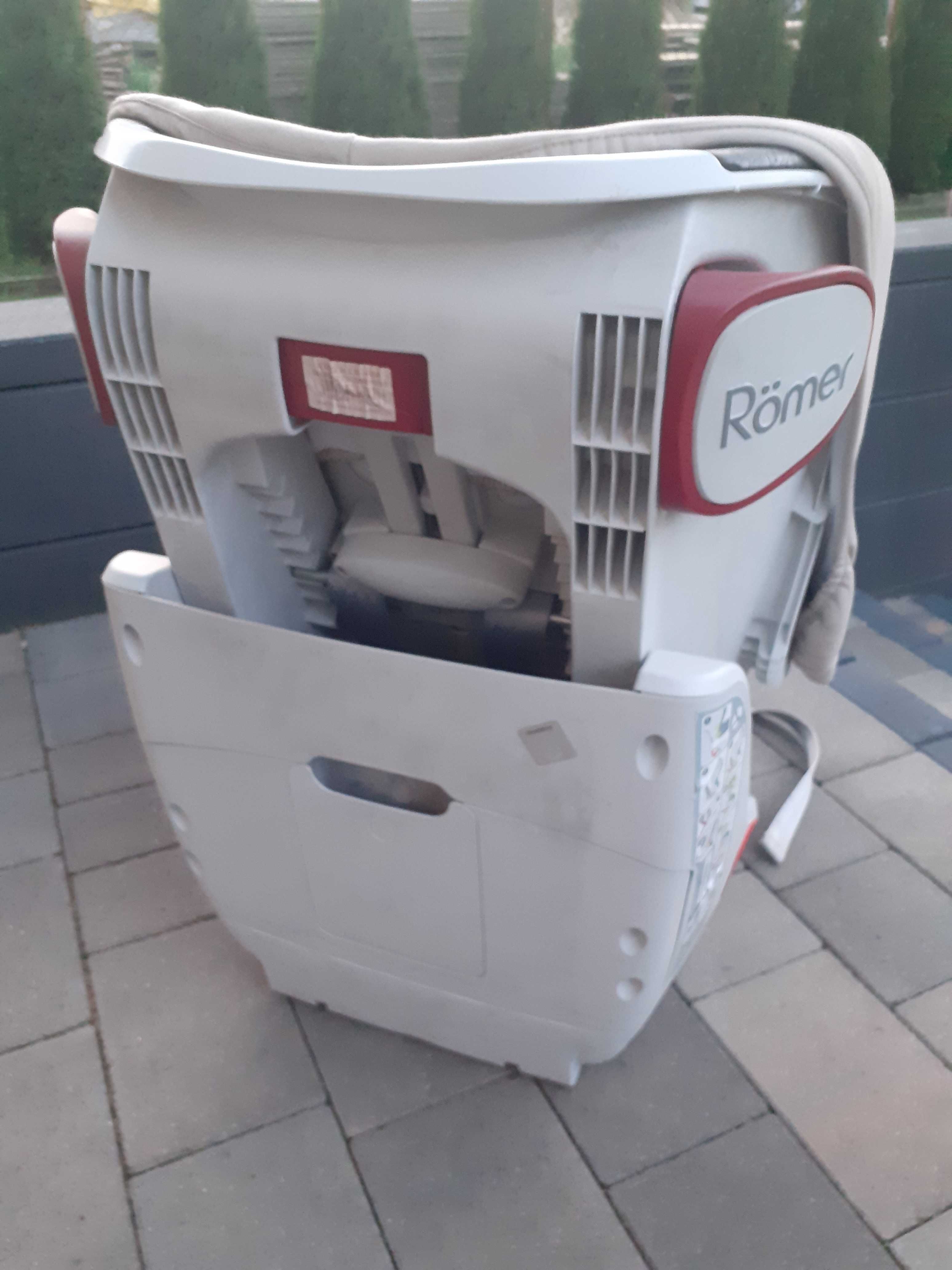 fotelik samochodowy 9-18 kg Britax Romer przesuwny z funkcją leżenia