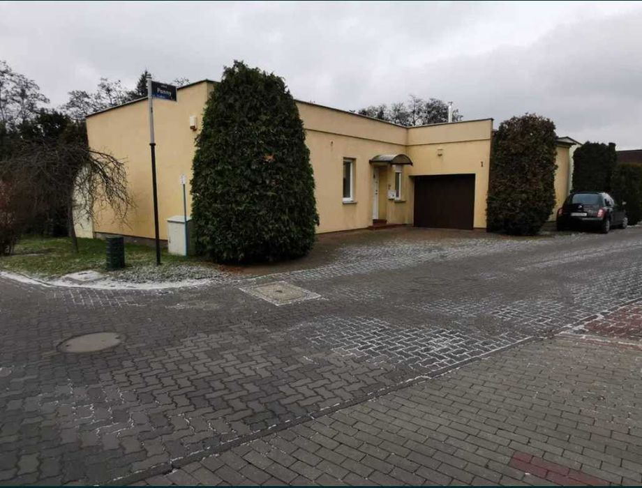 Ładny dom z wieloma pokojami 8-10 osób Poznań Malta oś Zodiak, faktura