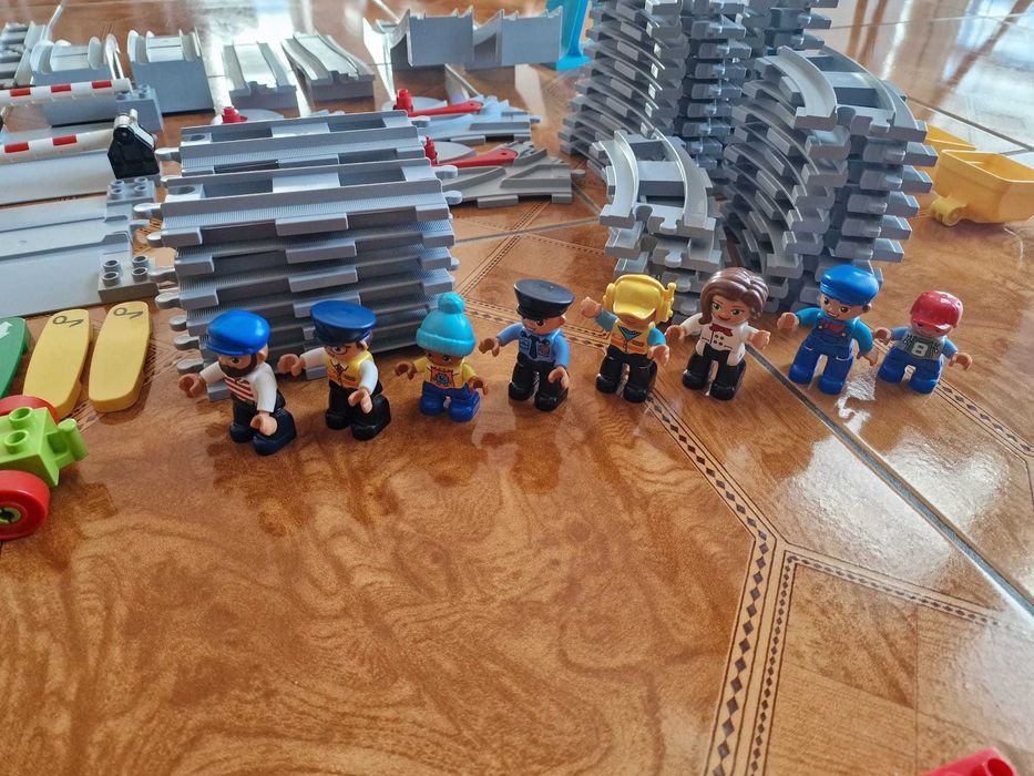 ZESTAW LEGO DUPLO pociągi + inne