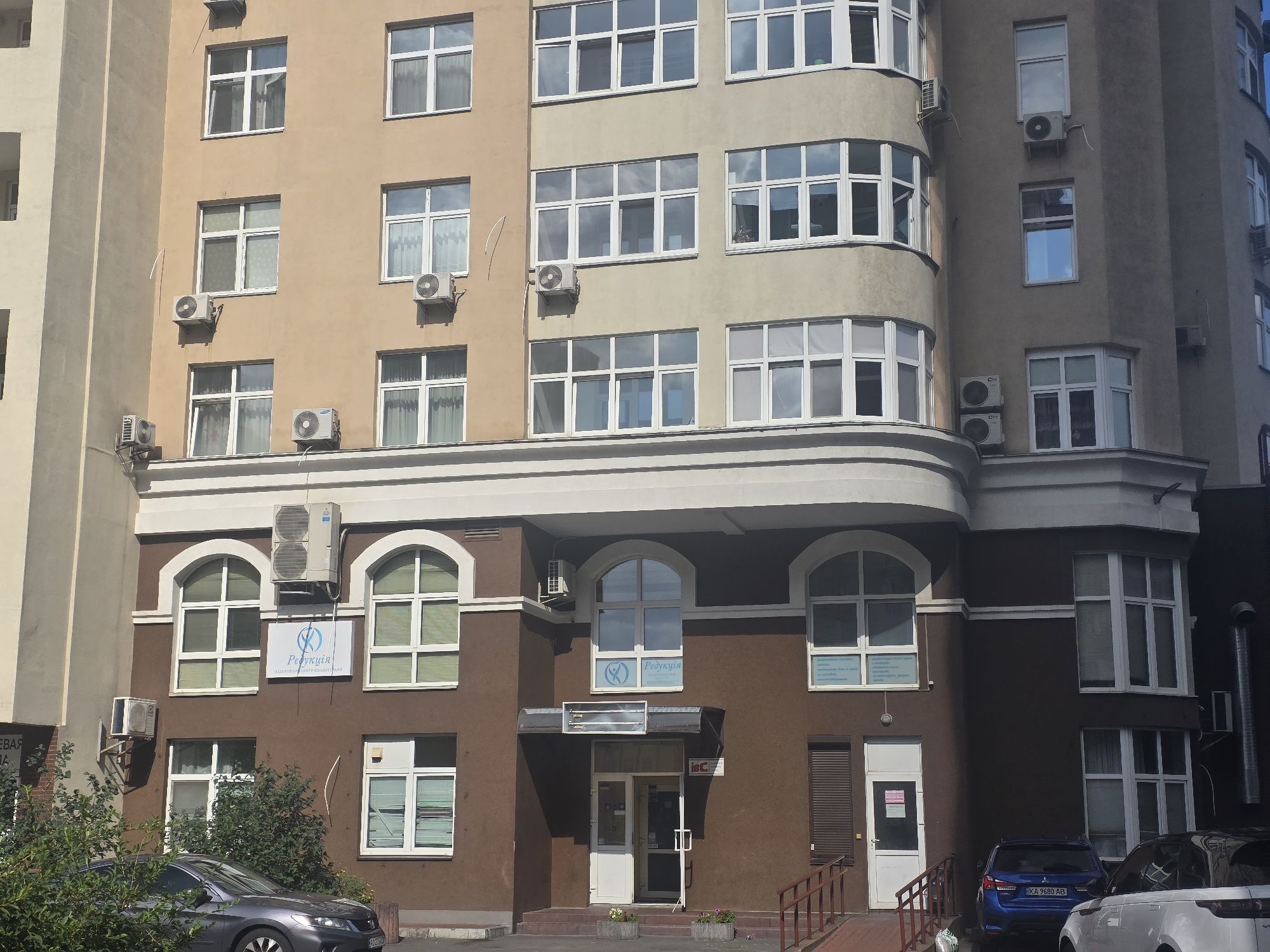 Під будь-який бізнес 127 кв.м., м.Позняки пішки Драгоманова 40ж, 1 пов