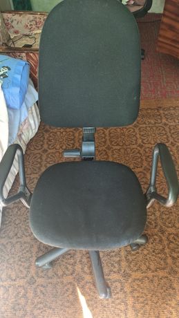 Офисное кресло, компьютерный стул черный