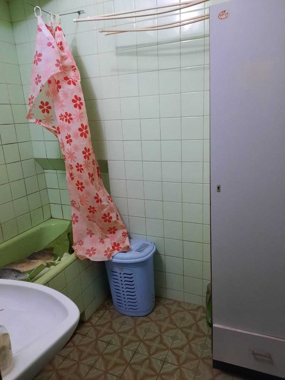 Продам 3 комн. ЖБ сталинку, Центр, м. Университет