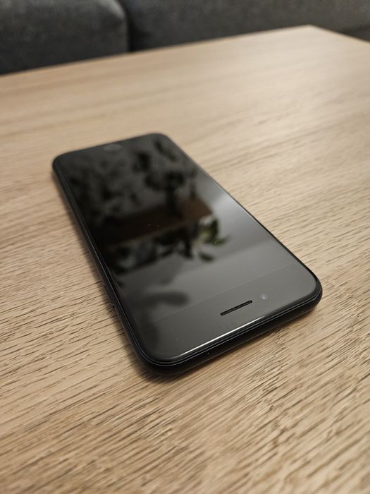 Iphone SE3 (2022) 64 Gb - 89% Baterii