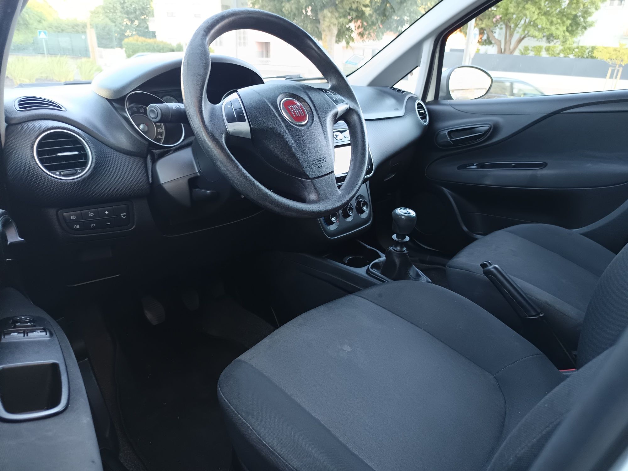 Fiat Punto (Young) 1.2L Nacional