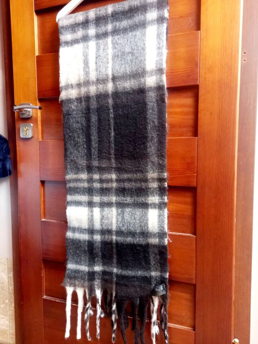 szal HM szalik j.nowy