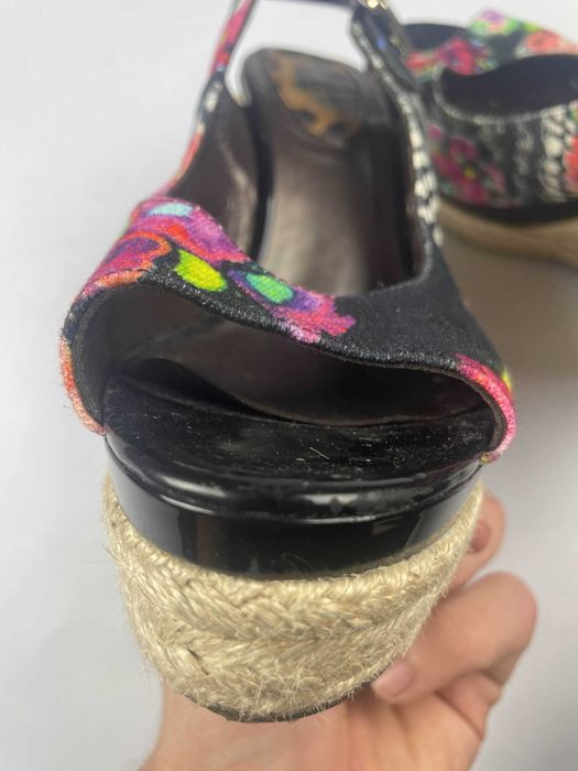 Roberto cavalli kolorowe buty na koturnie idealne na lato damskie