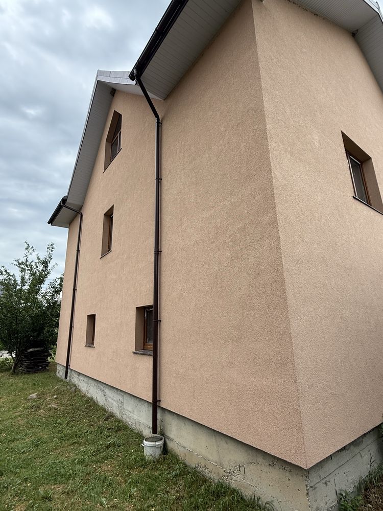 Продам будинок у передмісті Івано-Франківська
