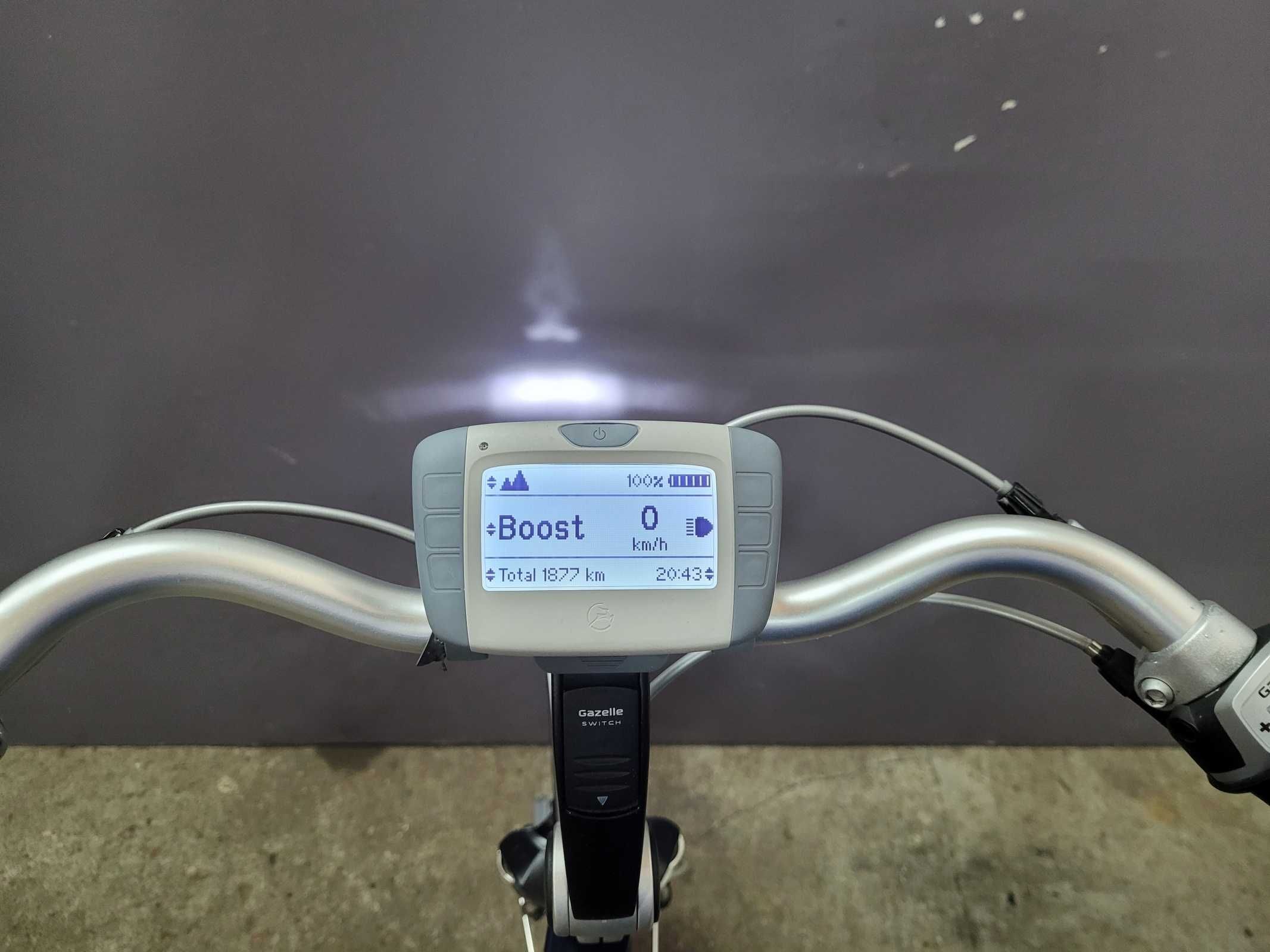 Rower elektryczny GAZELLE CHAMONIX Xtra. 1800km 36v 35 ładowań baterii