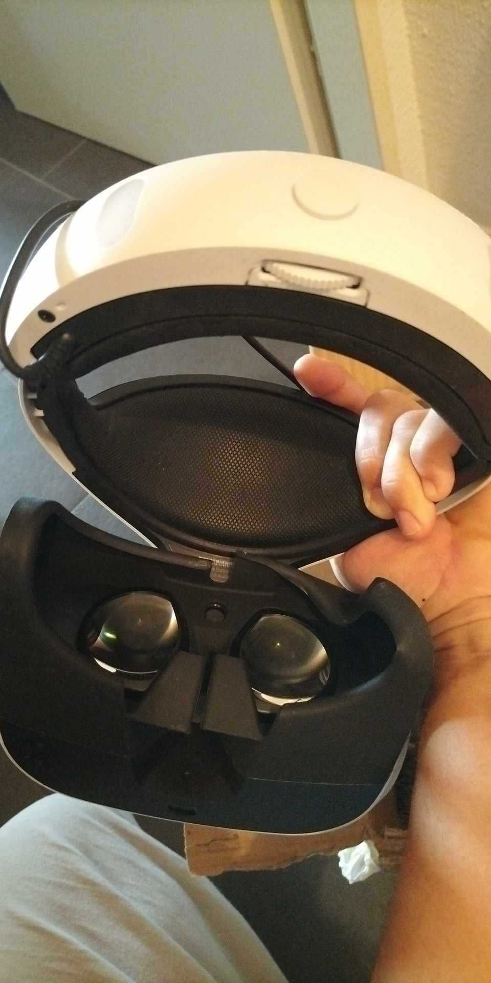 VR PlayStation CUH-ZVR2 ,mikrofony, kamera V2, 2x move PS4, ps5