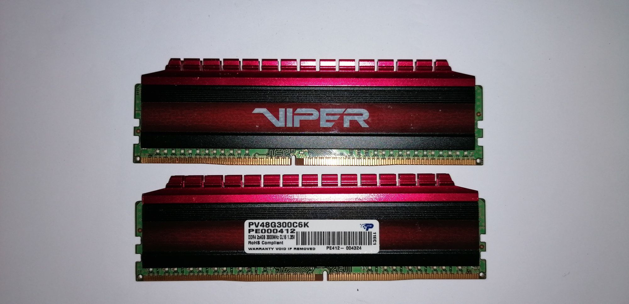 Модуль памяти / ОЗУ  PATRIOT Viper 2x4GB DDR4 3000 MHz