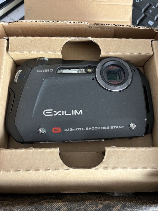 Máquina fotográfica Casio EX-G1