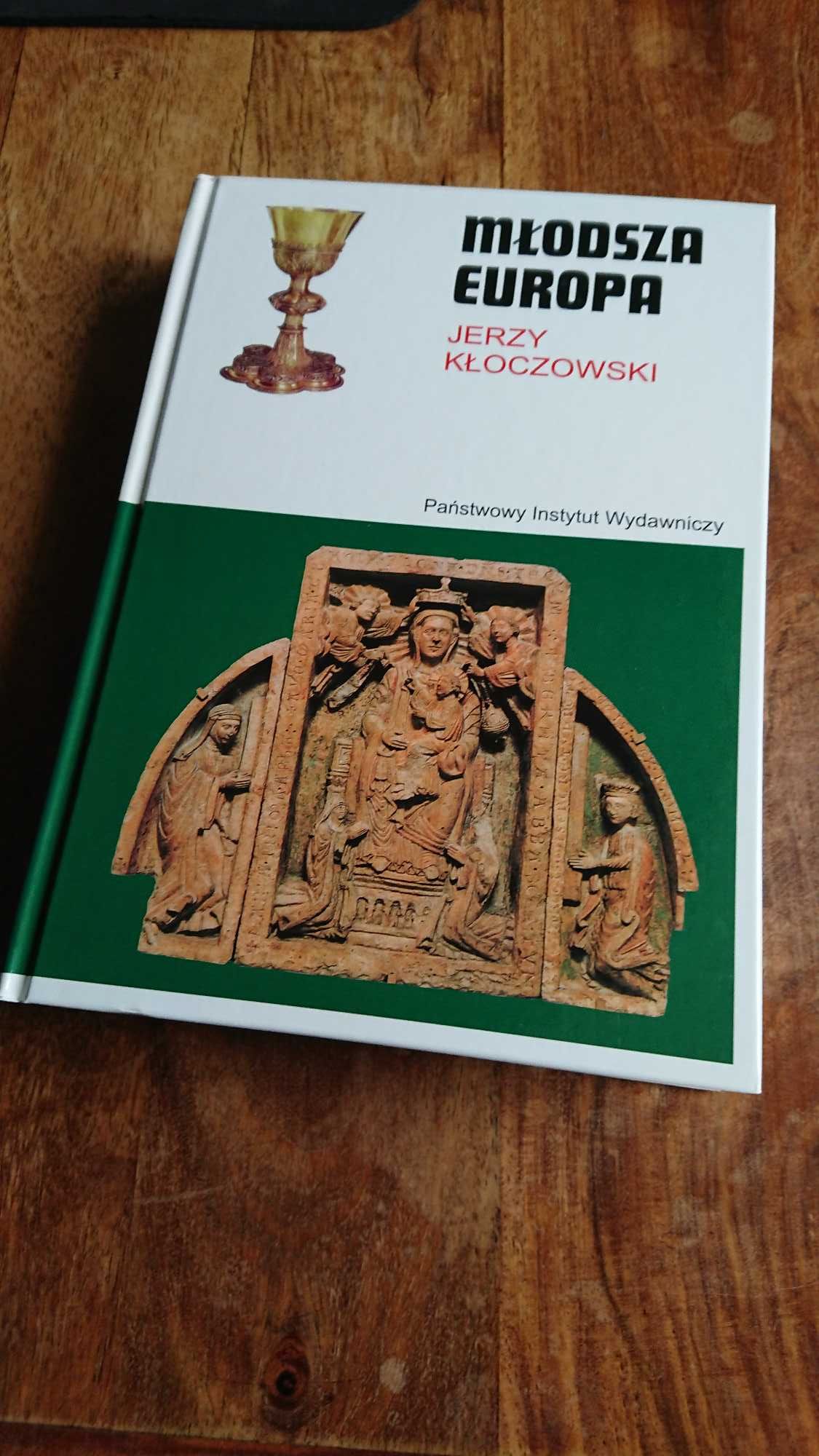 Młodsza Europa - Jerzy Kłoczowski