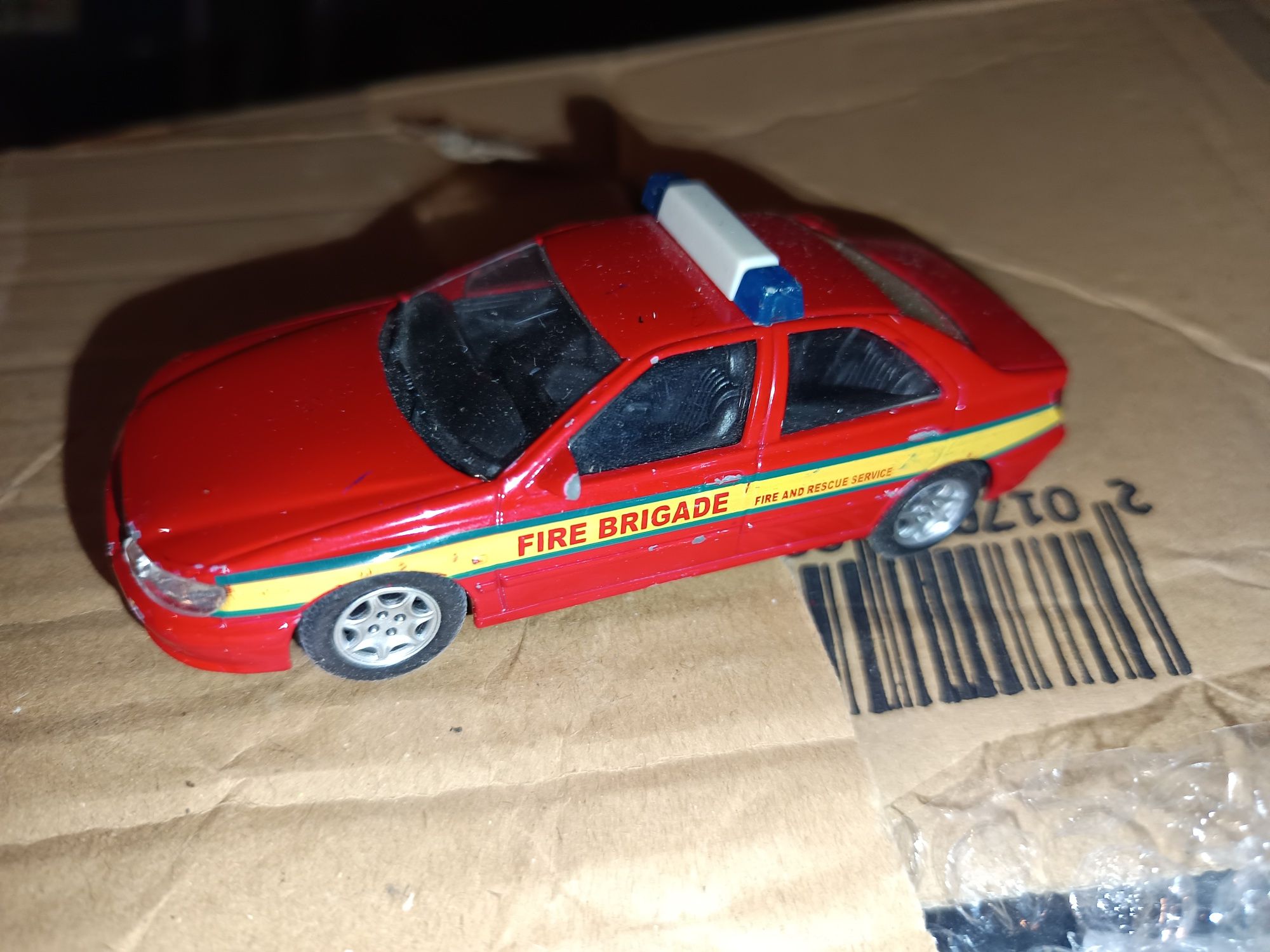 Samochód strażacki Peugeot 406 Fire Brigade amercom