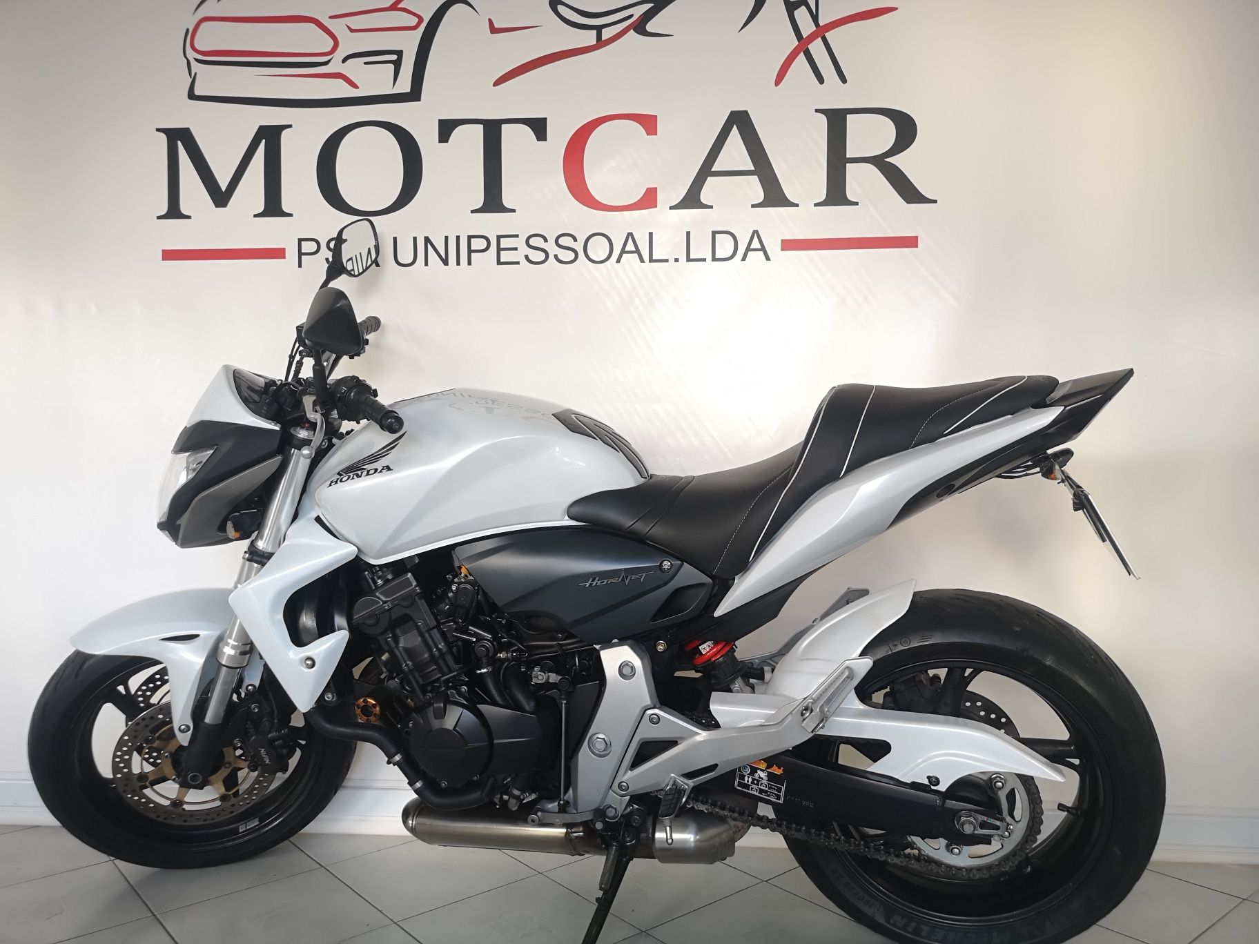 Honda hornet 600  com  ABS ano 2012