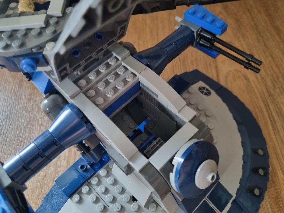 LEGO Star Wars 8018 AAT Armored Assault Tank (100% kompletny)