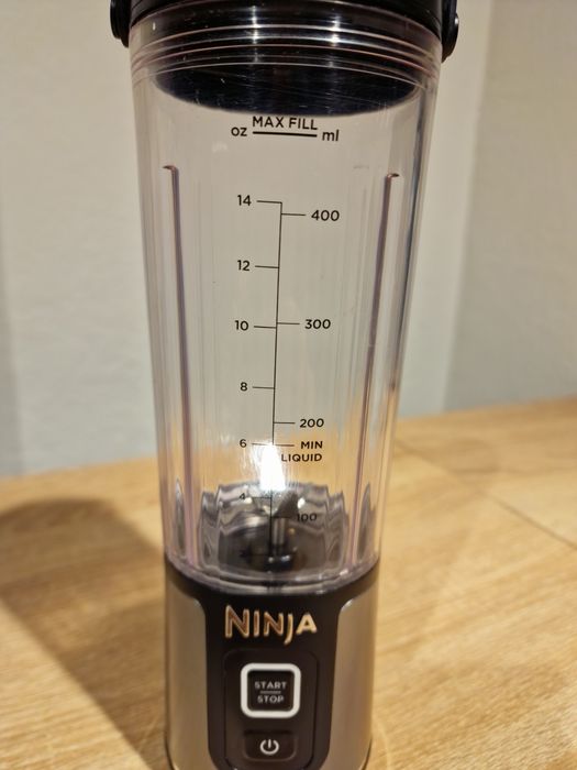 Акумуляторний портативний блендер Ninja Blast BC151EUBK