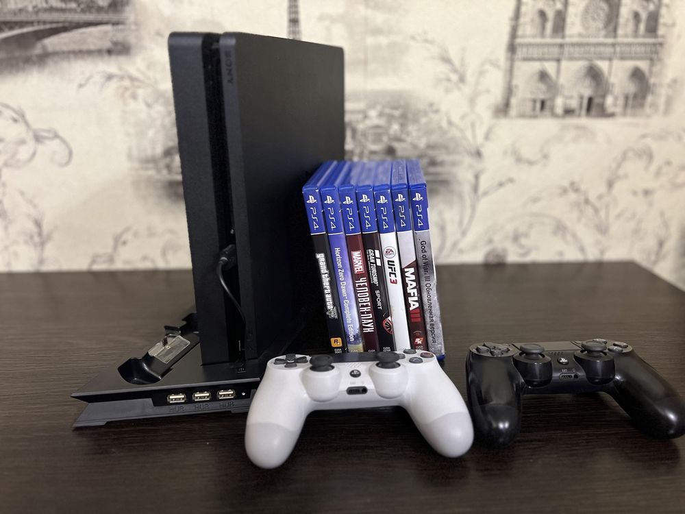 Продам Ps 4 slims 1tb