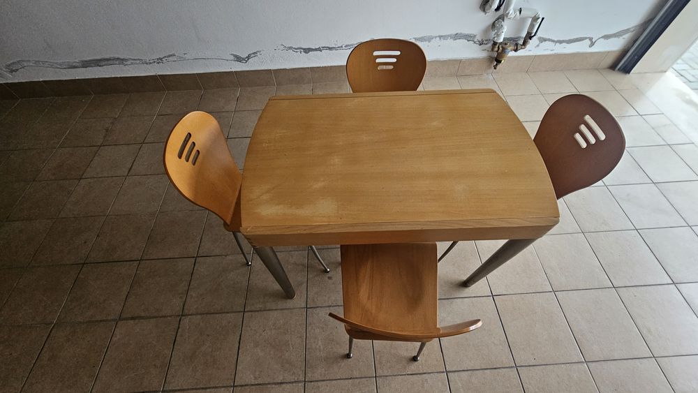 Mesa de cozinha e 4 cadeiras em faia