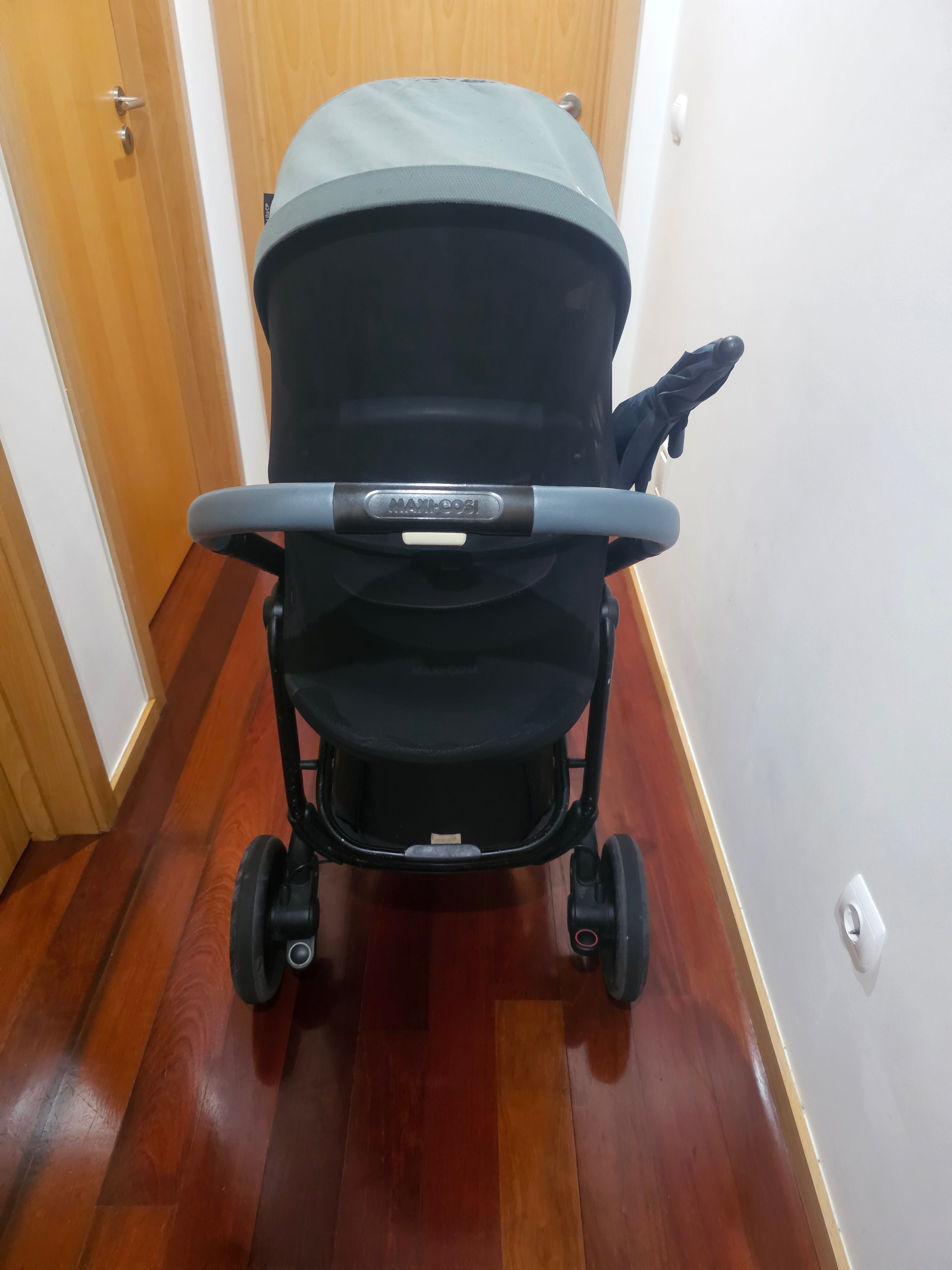 Carrinho da marca Maxi Cosi