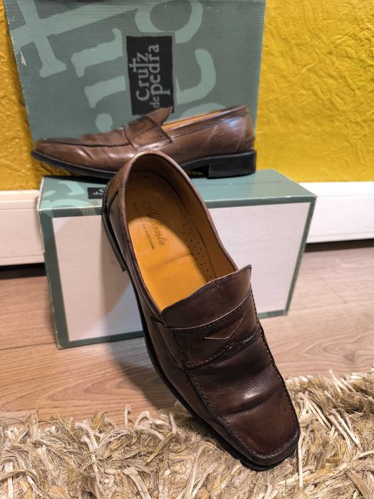 Sapatos em Pele Cruz de Pedra Nº43