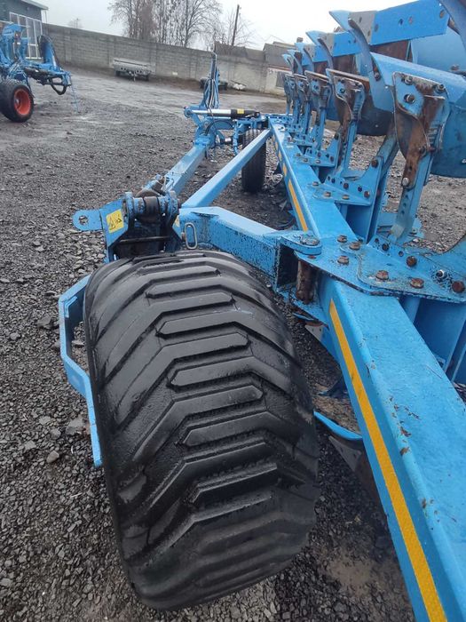 Плуг Lemken Euro Diamant 10 On-Land 8 корп. Плуг Lemken Diamant 11 7+1