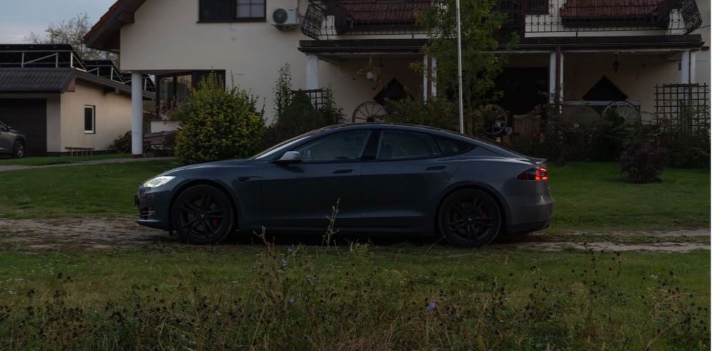 Tesla model s 2014